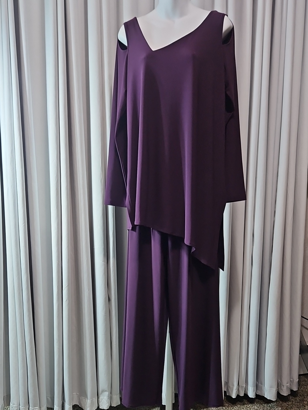 Sympli asymmetric cold-shoulder tunic and pant matching set